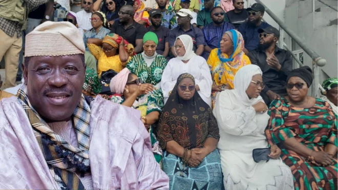 Awọn oṣere nibieto isinku Ogogo