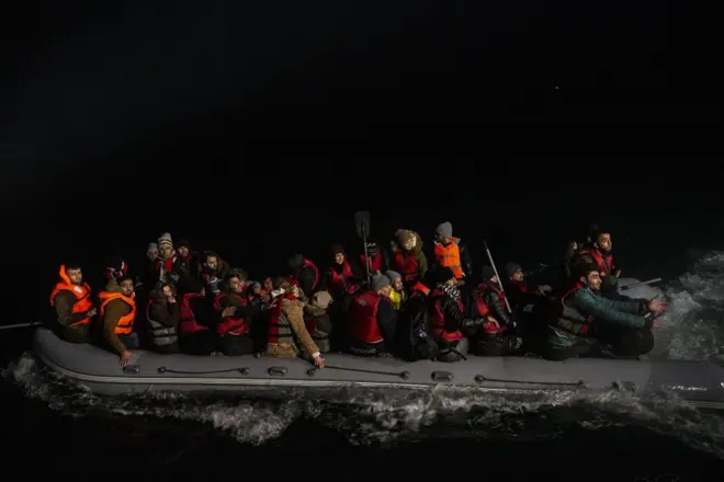 کډوال ډېره کله په خطرناکو لارو سفر کوي چې له مرګونو پېښو سره مخامخېږي.