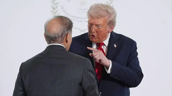 امریکی صدر ڈونلڈ ٹرمپ پاکستانی وزیر اعظم شہباز شریف سے بات کر رہے ہیں