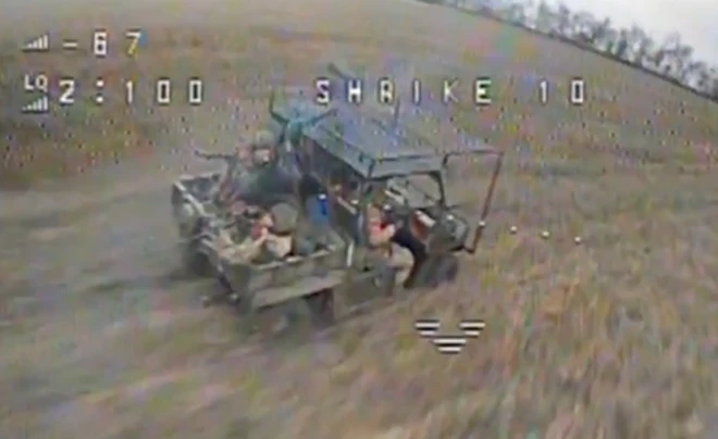 Російські військові атакують малими групами та на невеликих транспортних засобах