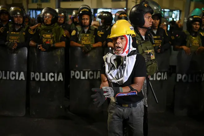 Una minera protestando en Lima