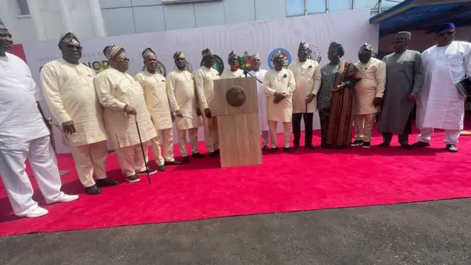 Àwọn gómìnà ẹgbẹ́ òṣèlú PDP níbi ìpàdé àpérò tí wọ́n ṣe lọ́jọ́ Ajé