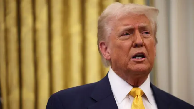 डोनाल्ड ट्रंप