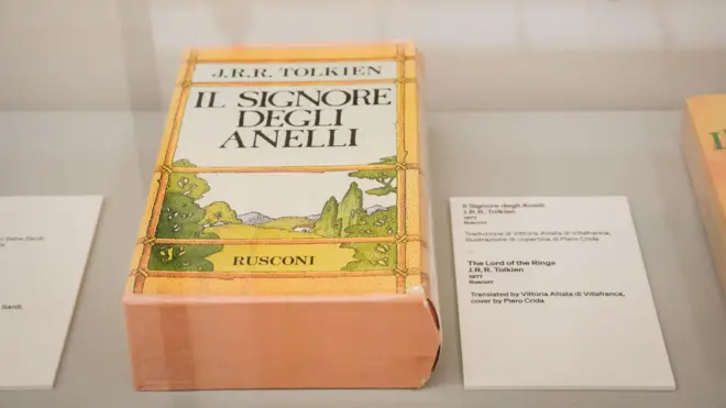 Un libro de "El señor de los anillos" en italiano.
