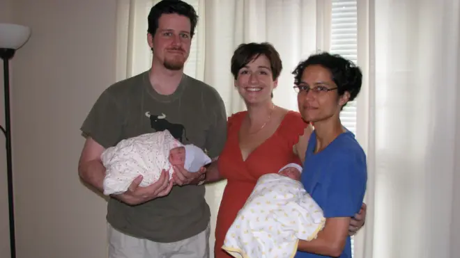 Mark McDonald, Rachel Elliot y Tina 