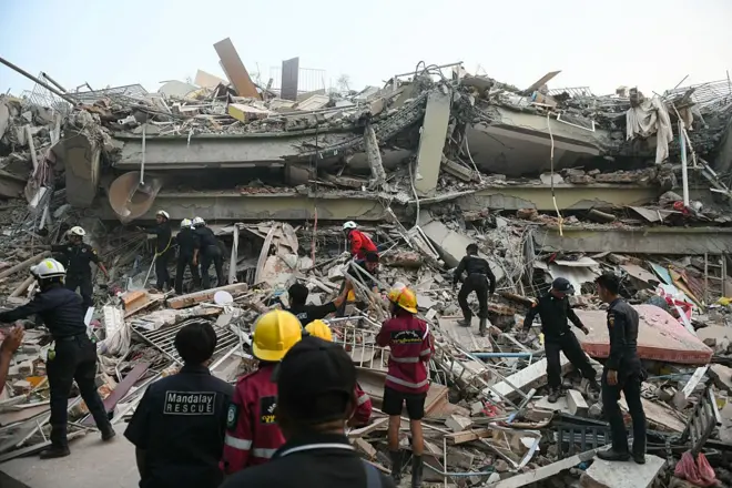 လူ ၂၀၀ ကျော်သေဆုံးခဲ့တဲ့ မန္တလေးမြို့က Sky Villa ကွန်ဒို