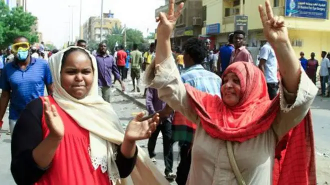 Abagore bari mu myigaragambyo yo kwamagana ubutegetsi bwa gisirikare 