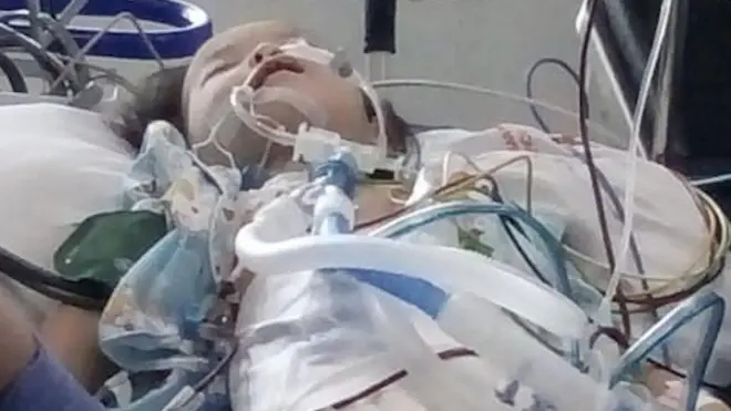 ناسیه، چهار ساله، پس از سه هفته درمان در بیمارستان درگذشت