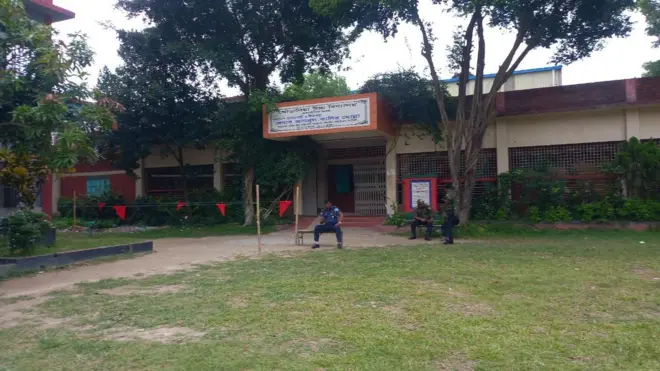 সকাল থেকেই বিভিন্ন কেন্দ্রে ভোটার উপস্থিতি ছিল কম