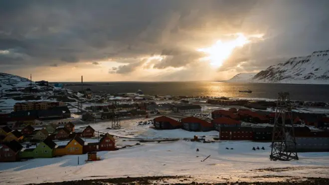 Ilu kan ni Norway to n ṣafihan bi oorun oru ṣe ri