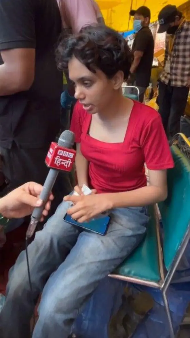 जंतर मंतर आई इस लड़की के घरवालों ने रोकी फंडिंग