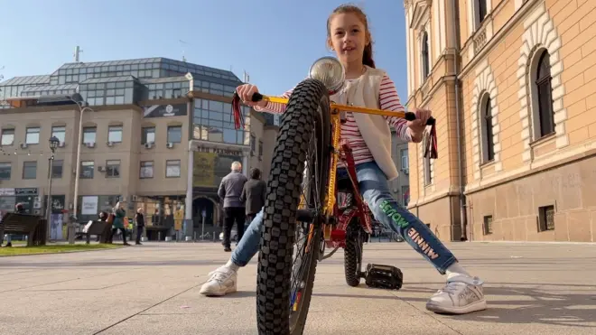 Helena Todorović na pobedničkom biciklu
