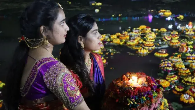 బతుకమ్మ