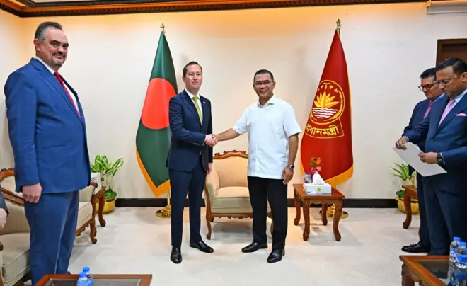 মার্কিন যুক্তরাষ্ট্রের দক্ষিণ ও মধ্য এশিয়াবিষয়ক বিশেষ দূত সার্জিও গর শনিবার বৈঠক করেছেন বাংলাদেশের প্রধানমন্ত্রী তারেক রহমানের সাথে