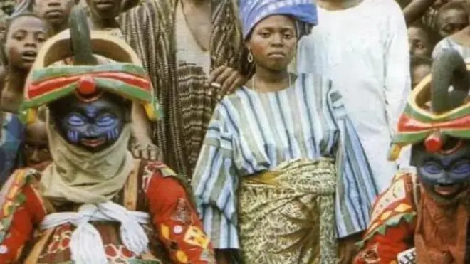 Obinrin to wà nínú awo eleegun