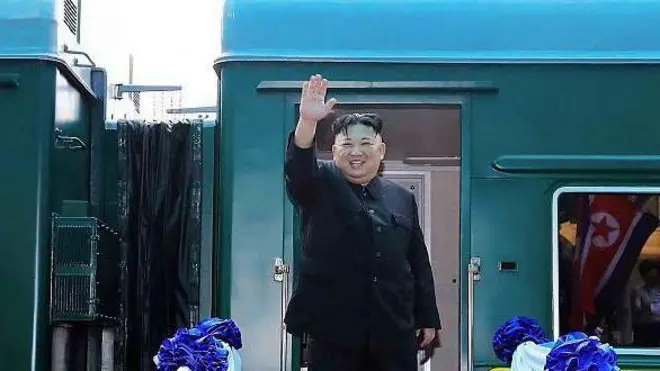 ఉత్తర కొరిాయా నాయకుడు కిమ్ జోంగ్ ఉన్ ప్రత్యేక రైలు