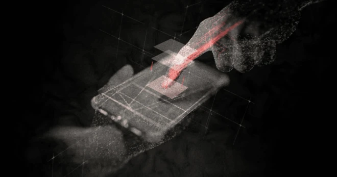 Черно-белое изображение телефона и рук