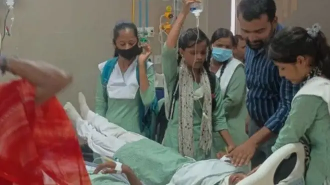 देवरिया बेहोश छात्रा