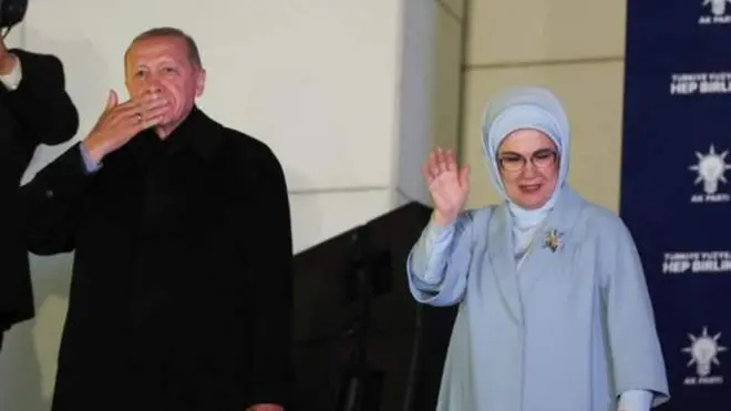 প্রেসিডেন্ট রেচেপ তাইয়্যেপ এরদোয়ান ও তার স্ত্রী