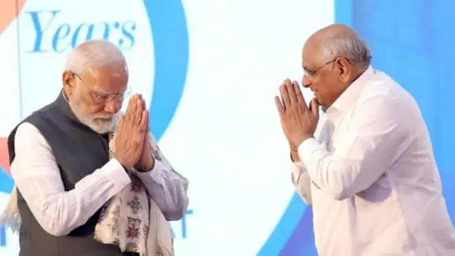 पंतप्रधान मोदींचं अभिनंदन करण्यासाठी गुजरात सरकारनं खर्च केले 8.81 कोटी