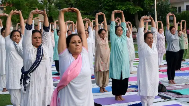 యోగాసనాలు 