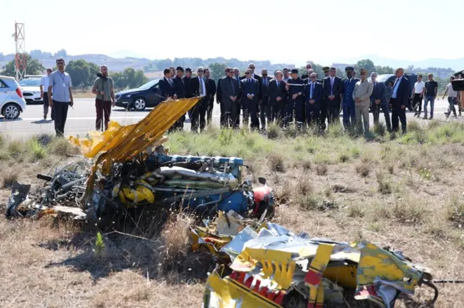 وزيرا الداخلية والشؤون الدينية في الجزائر يتنقلان إلى مدينة جيجل لتقديم التعازي في ضحايا تحطم طائرة الاستطلاع