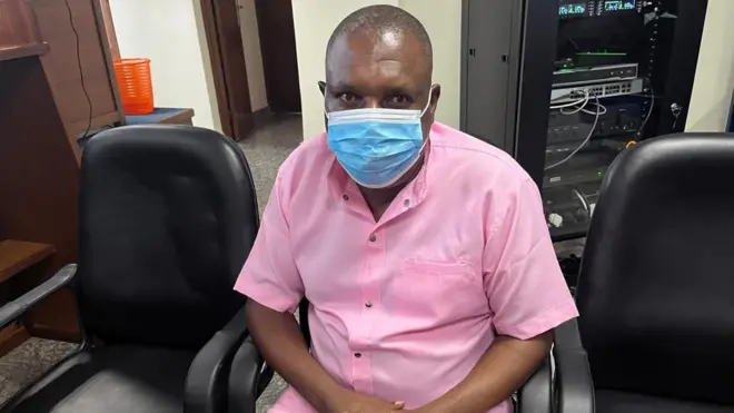 Vincent Murekezi avuga ko hashize amezi gereza afungiyemo itamwemerera kuvugana n'umuryango we