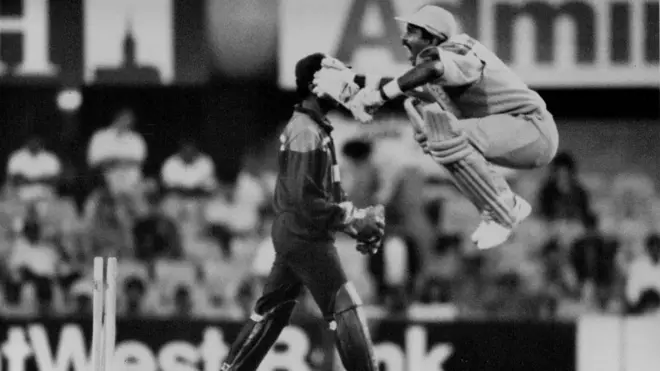 కిరణ్ మోరే, మియాందాద్...