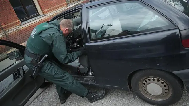 کار، سرچ، منشیات، سمگلنگ