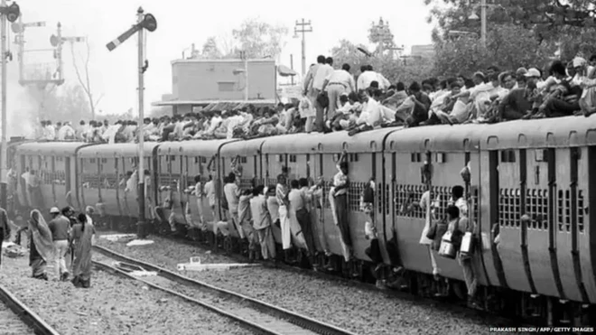 लोधी कॉलोनी रेलवे स्टेशन