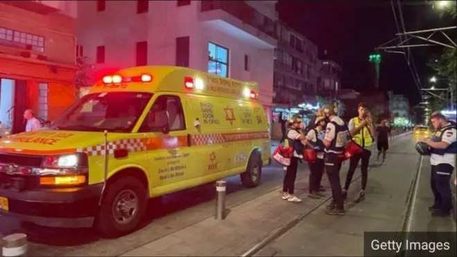 Полицейские на месте стрельбы 