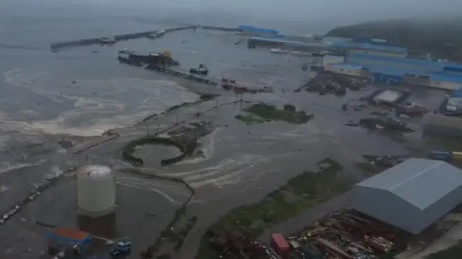 규모 8.8 지진으로 인해 발생한 쓰나미로 침수된 러시아 세베로쿠릴스크의 모습