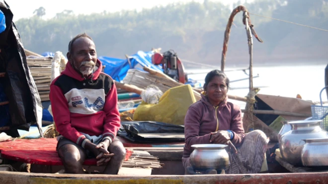 சபரி ஆறு, படகுகளையே வீடாக கொண்டு வாழும் 11 குடும்பங்கள், ஆந்திரா
