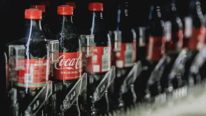 米コカ・コーラ、国内向け飲料に「サトウキビ糖」使用へ
