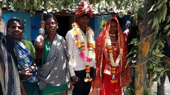 आदिवासी समाज की शादी. तस्वीर केवल प्रतीकात्मक उपयोग के लिए