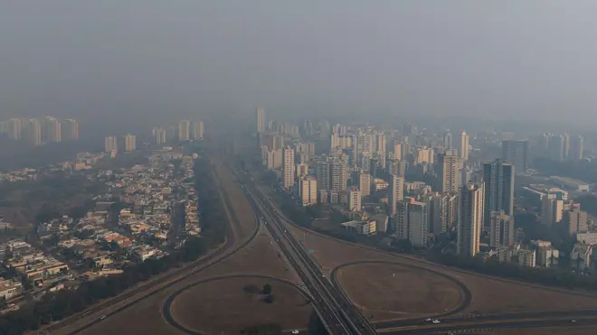 Imagemflamengo dicas betdrone mostra Ribeirão Preto coberta por fumaça provenienteflamengo dicas betincêndios