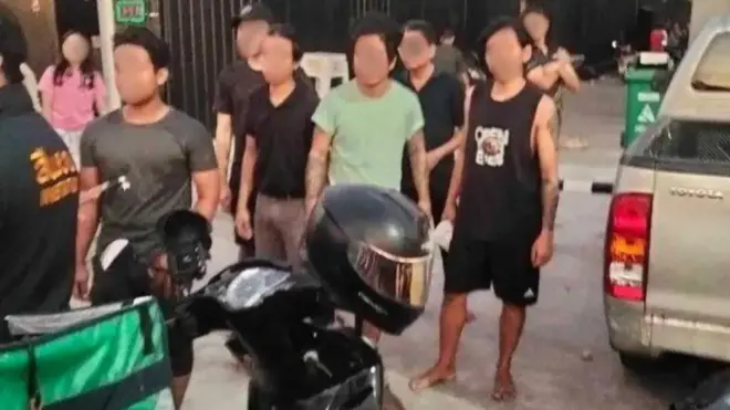 ရုပ်သံတစ်ခုမှာ တွေ့ရတဲ့ထိပ်တိုက်တွေ့ အငြင်းပွားမှုဖြစ်ချိန်မြင်ကွင်း