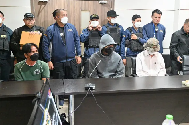 သေနတ်သမားလူငယ်ကို သေနတ်ရောင်းချသူတွေအဖြစ် သံသယရှိသူတွေ