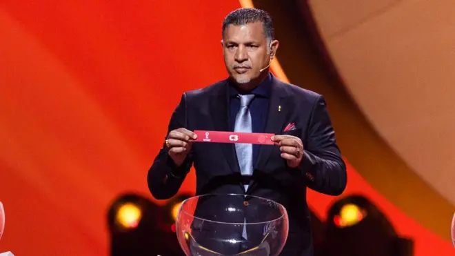 علی دایی از چهره‌های نامدار جهان فوتبال است که به مراسم قرعه‌کشی جام جهانی ۲۰۲۲ قطر دعوت شد