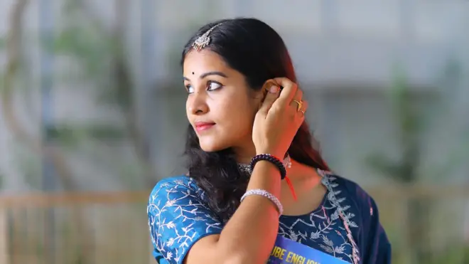 గౌతమి రోథోడ్, స్కూల్ అసిస్టెంట్ సస్పెన్షన్