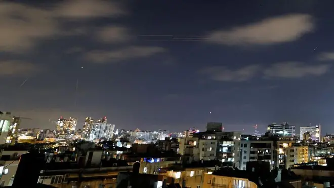 सात जून को ईरान की तरफ़ से छोड़ी गई मिसाइल वेस्ट बैंक सिटी के ऊपर आसमान में दिखी