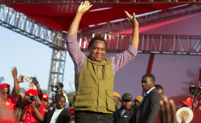 President Hakainde Hichilema wave to gree his supporters