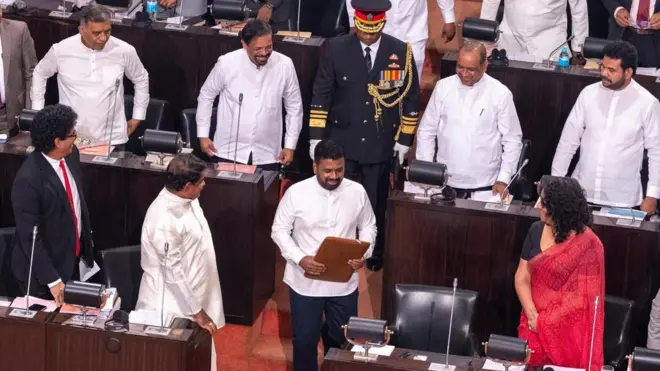 2026 වසර සඳහා වන අයවැය යෝජනා ජනාධිපති මුදල් අමාත්‍ය අනුර කුමාර දිසානායක විසින් අද (නොවැ: 06) පාර්ලිමේන්තුවට ඉදිරිපත් කරන ලදී.