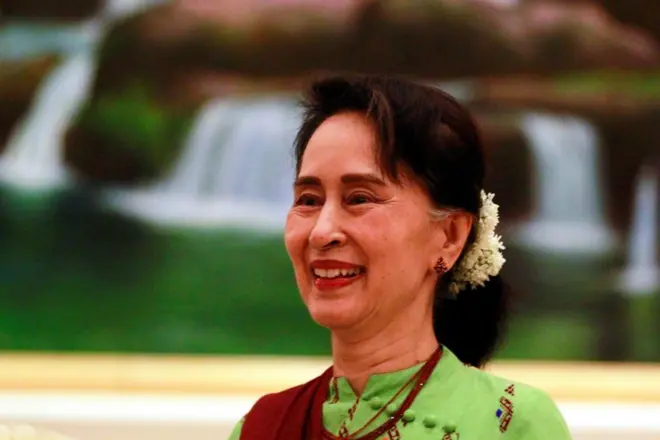 ဒီမိုကရေစီခေါင်းဆောင် ဒေါ်အောင်ဆန်းစုကြည် အသက်ရှင်နေကြောင်း အထောက်အထားပြသဖို့ သားဖြစ်သူက နိုင်ငံတကာသိ လှုပ်ရှားမှု တွေလုပ်နေပါတယ်။ 