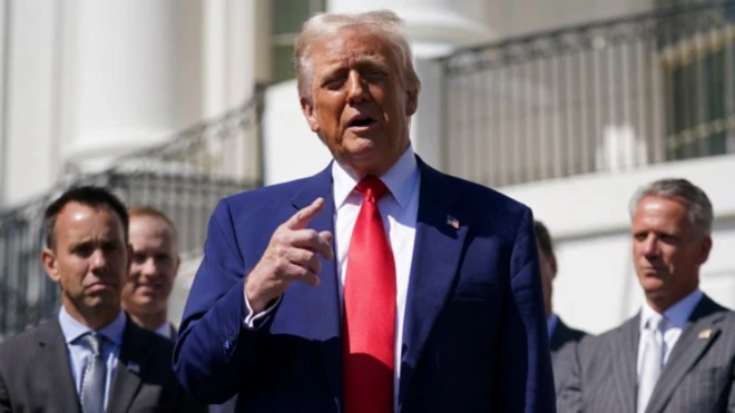 Trump este miércoles tras el anuncio de la moratoria en los aranceles.