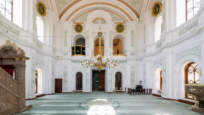 İstanbul Beşiktaş'taki Küçük Mecidiye Camii. 