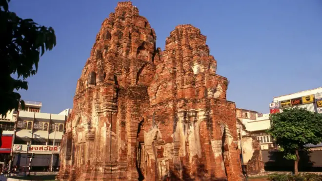 अयुथ्या का एक प्राचीन मंदिर