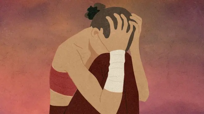 Илустрација девојке како се држи рукама за главу, док јој је једна рука увијена у завоје.