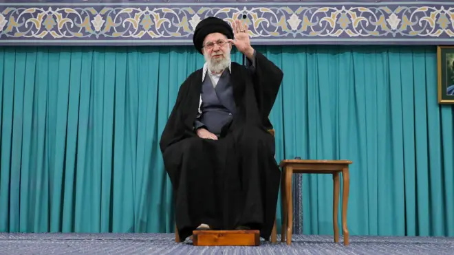 علی خامنه‌ای