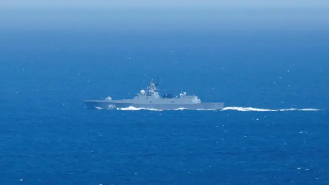 Російський фрегат в Атлантичному океані, архівне фото 